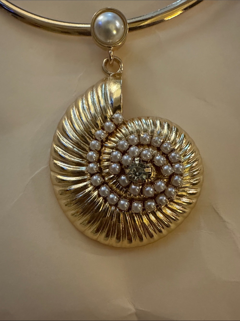 NWOT Gold Nautilus Pendant Collar Necklace - Women Jewelry